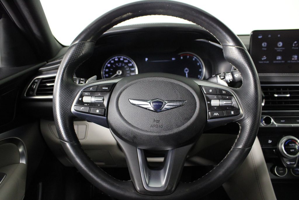 Used 2023 Genesis G70 2.0T RWD image 8