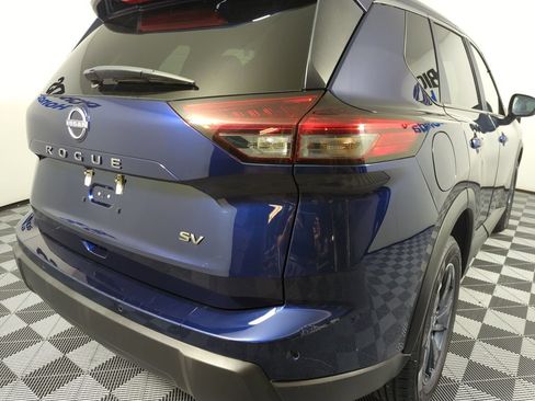 Used 2024 Nissan Rogue SV FWD image 5