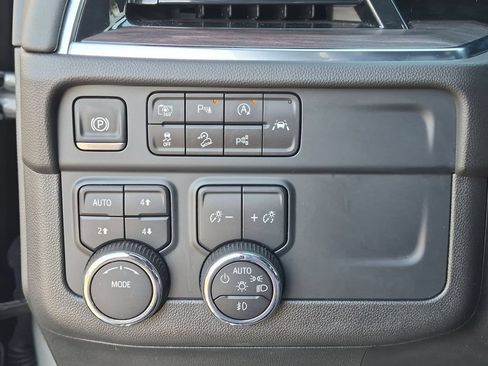 Certified 2025 Chevrolet Tahoe Z71 AWD/4WD image 17