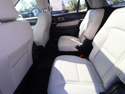 Used 2017 Ford Explorer Platinum image 12