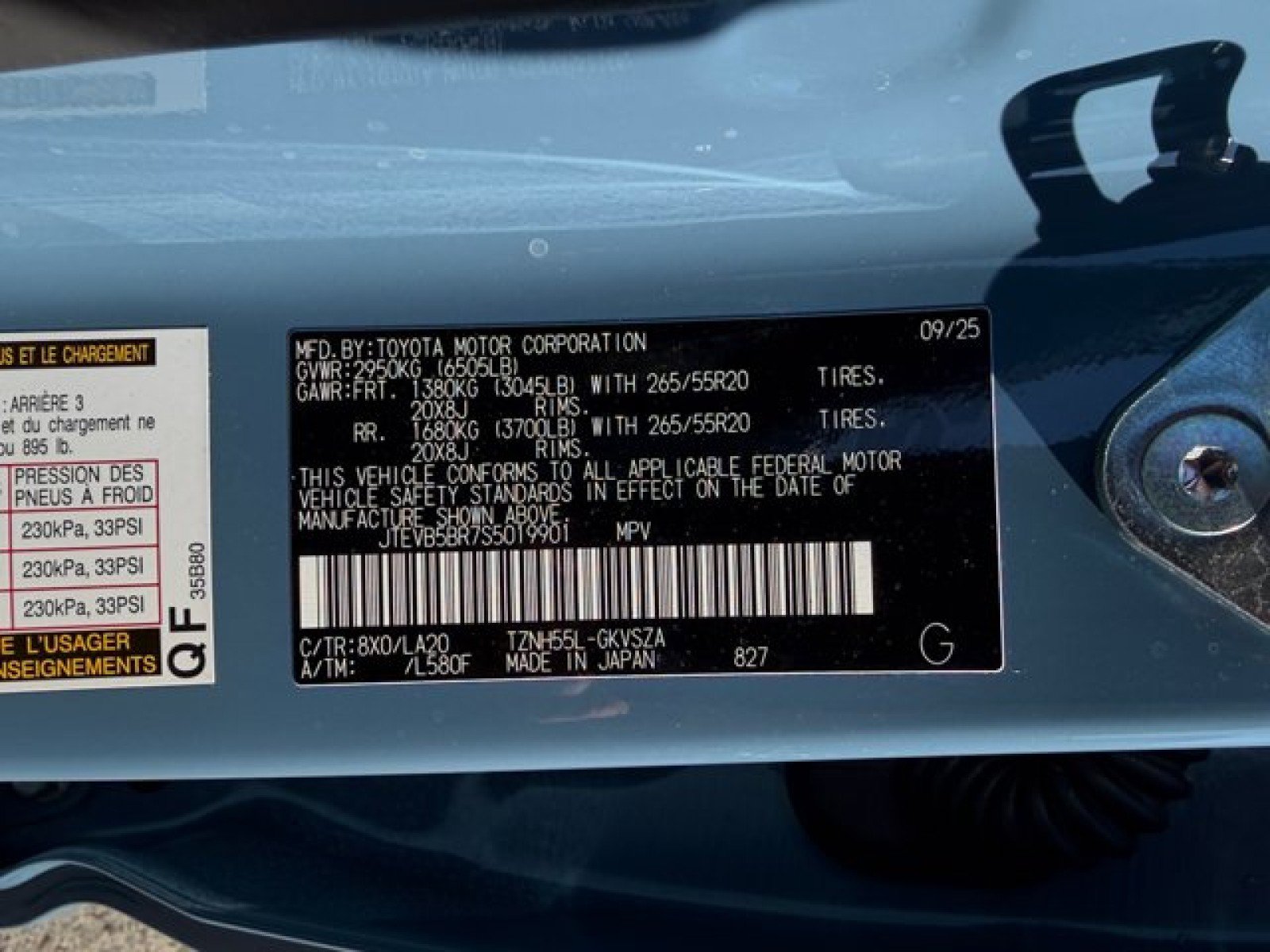 Used 2025 Toyota 4Runner Limited AWD/4WD image 23