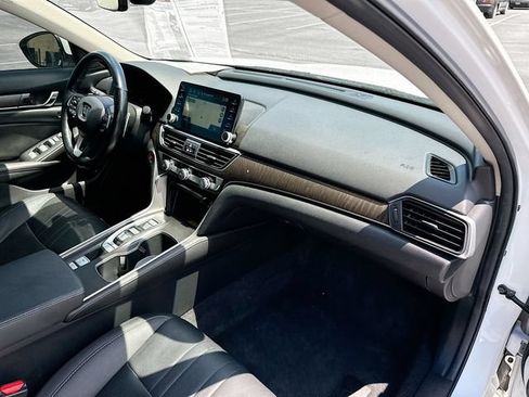 Used 2020 Honda Accord Touring image 39