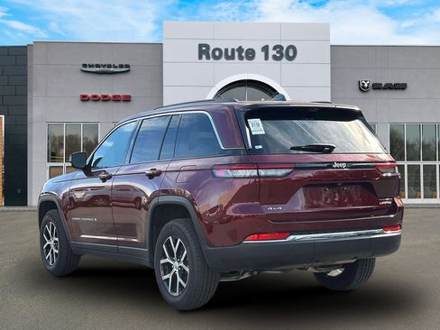 Used 2024 Jeep Grand Cherokee Limited w/ Luxury Tech Group II AWD/4WD image 3