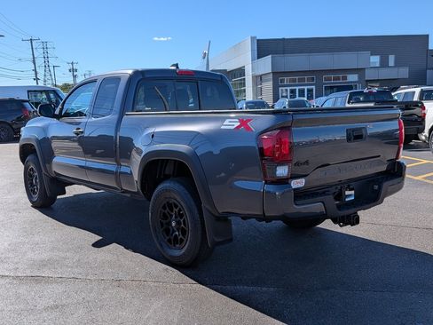 Used 2021 Toyota Tacoma SR w/ SX Package AWD/4WD image 6