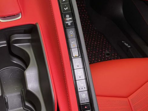 Used 2022 Chevrolet Corvette Stingray Preferred Cpe w/ Battery Protection Package image 30