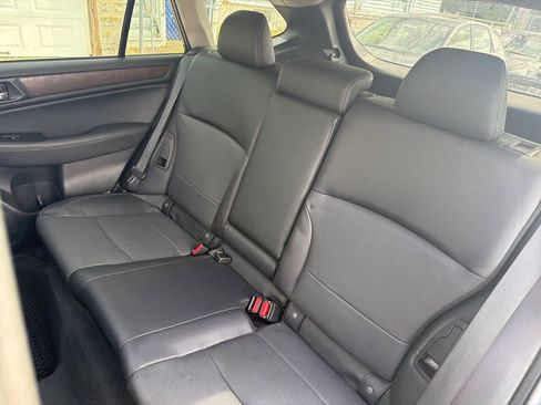 Used 2017 Subaru Outback 2.5i Limited AWD/4WD image 19