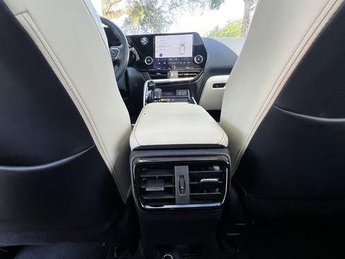 Used 2024 Lexus NX 250 FWD image 37