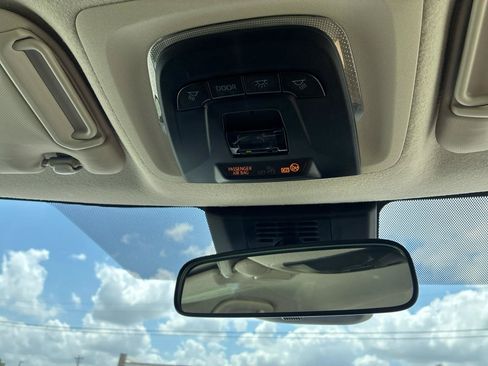 Used 2025 Toyota Corolla LE FWD image 39