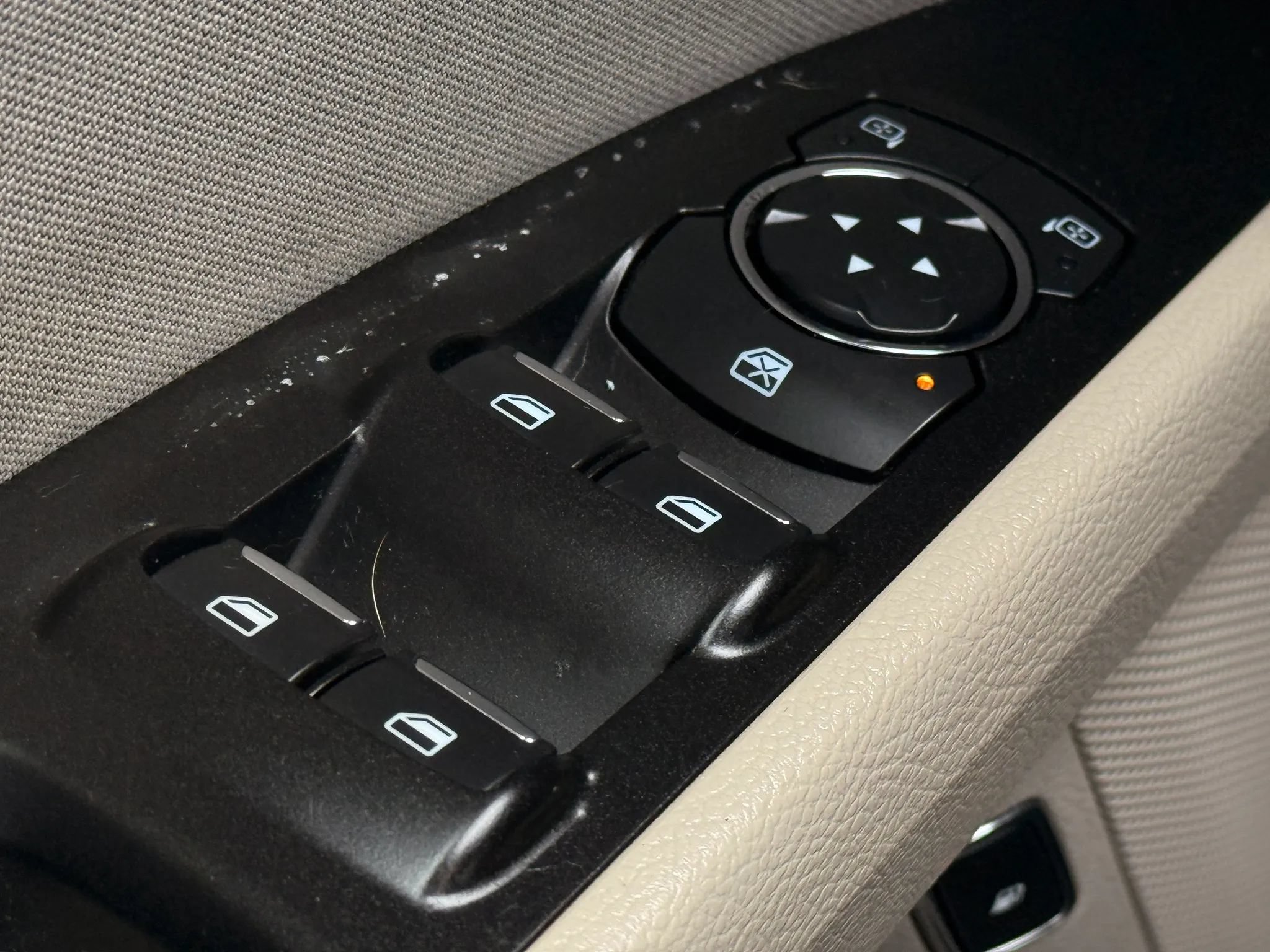 Used 2017 Ford Fusion SE FWD image 23