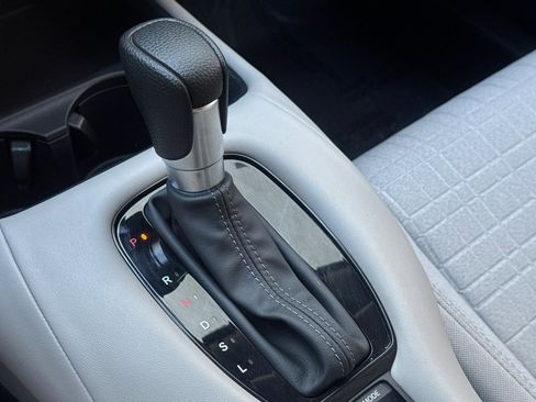 Certified 2025 Honda HR-V LX image 18