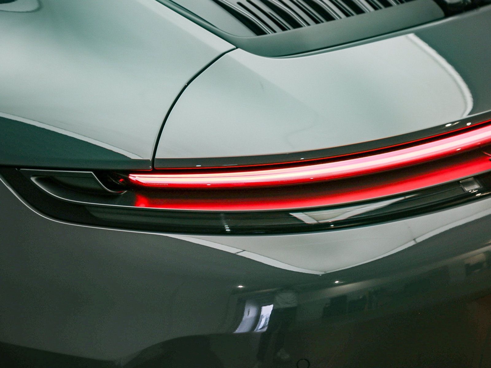 Certified 2025 Porsche 911 Carrera GTS RWD image 15