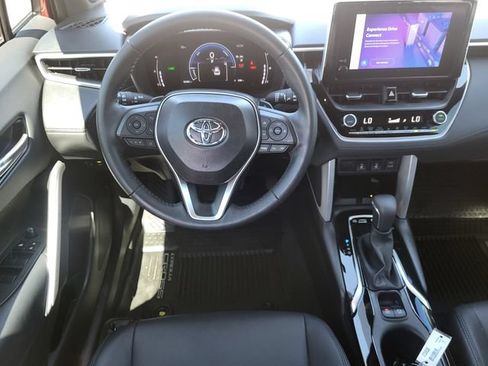 Used 2025 Toyota Corolla Cross AWD Hybrid w/ Convenience Package image 23