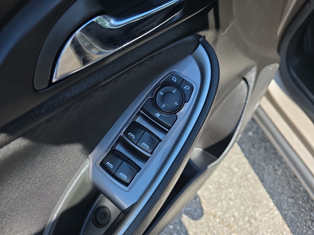 Used 2025 Chevrolet Malibu LT FWD image 18