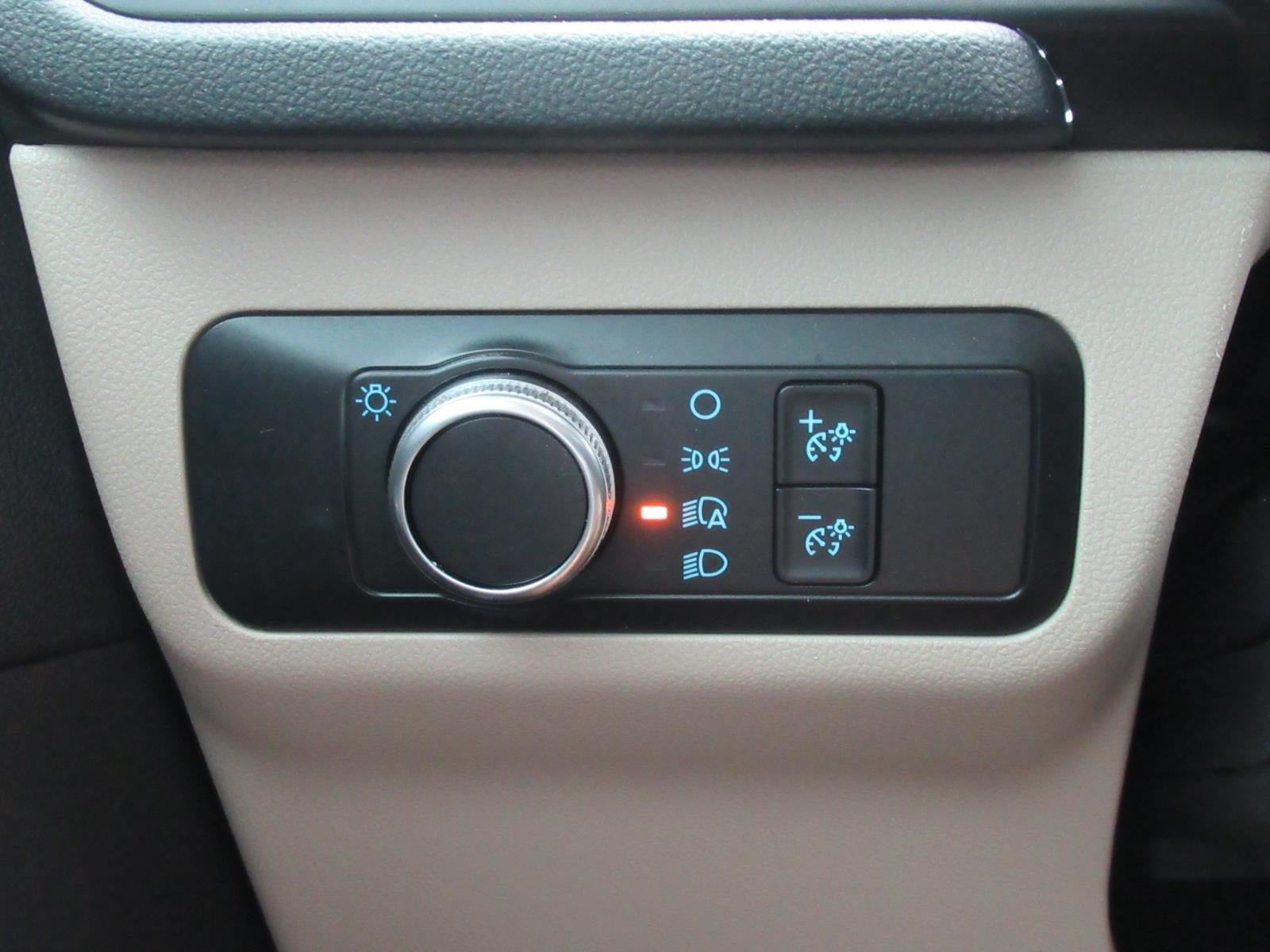 Used 2020 Ford Escape SE FWD image 22