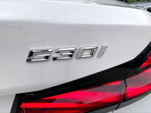 Used 2023 BMW 530i w/ Premium Package RWD image 9