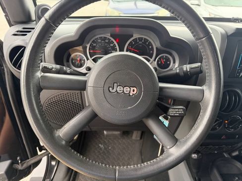 Used 2010 Jeep Wrangler Unlimited Sport AWD/4WD image 21