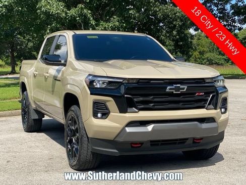 Used 2024 Chevrolet Colorado Z71 w/ LPO, Dark Essentials Package AWD/4WD image 9