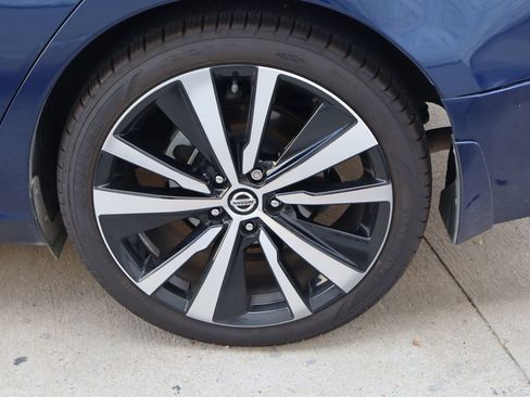 Used 2020 Nissan Altima 2.5 SR FWD image 26