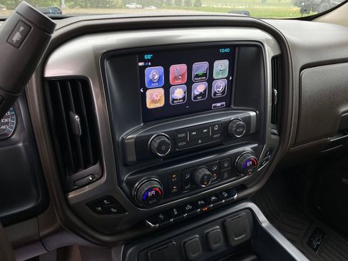 Used 2018 Chevrolet Silverado 1500 LTZ Z71 w/ Centennial Edition AWD/4WD image 17