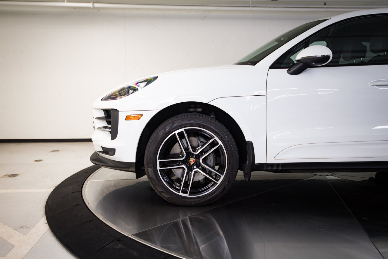 Certified 2020 Porsche Macan S AWD/4WD image 11