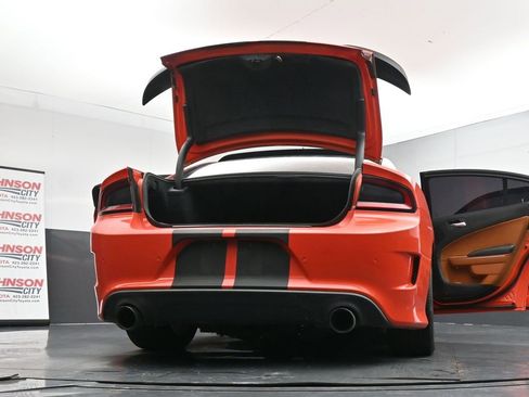 Used 2016 Dodge Charger SRT w/ Harman/Kardon Audio Group image 29