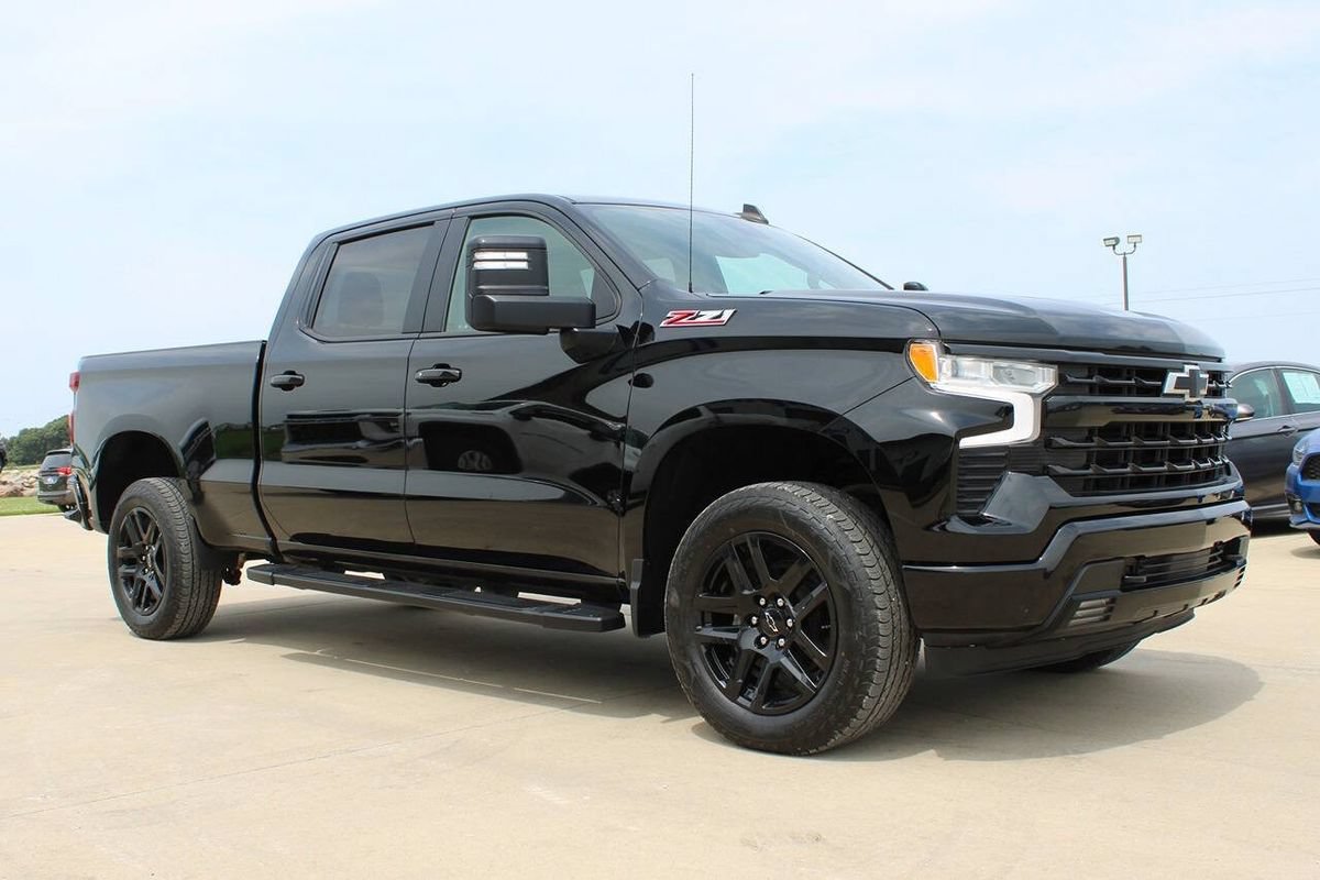 Used 2022 Chevrolet Silverado 1500 RST AWD/4WD image 3