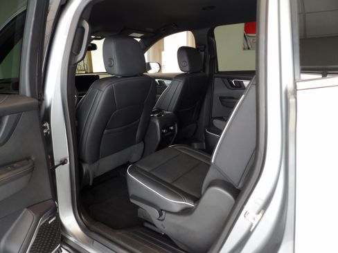 Used 2025 Buick Enclave Preferred image 20