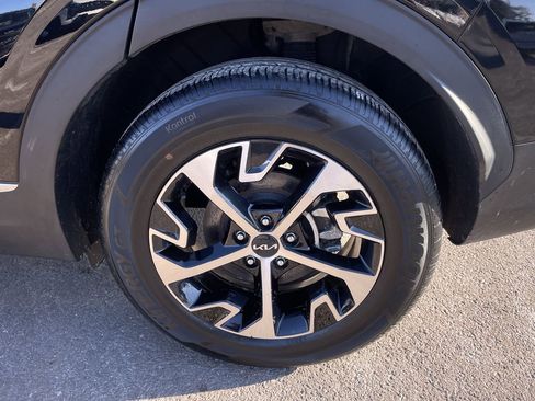 Used 2024 Kia Sportage EX image 10