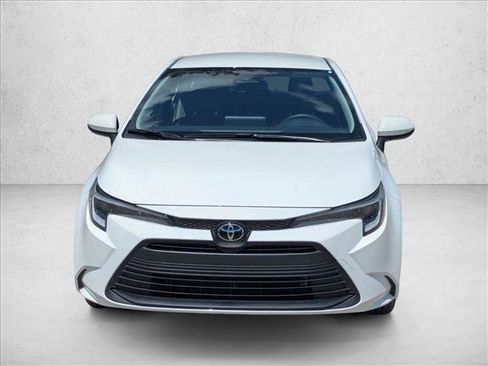 Used 2026 Toyota Corolla LE FWD image 2