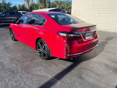 Used 2017 Honda Accord Sport image 2