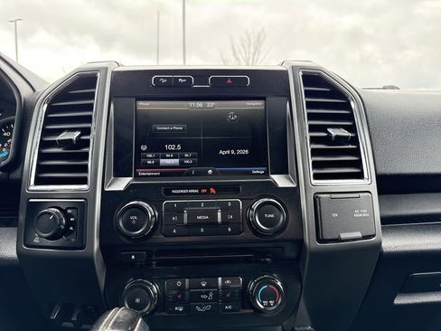 Used 2015 Ford F150 XLT w/ Equipment Group 302A Luxury image 20