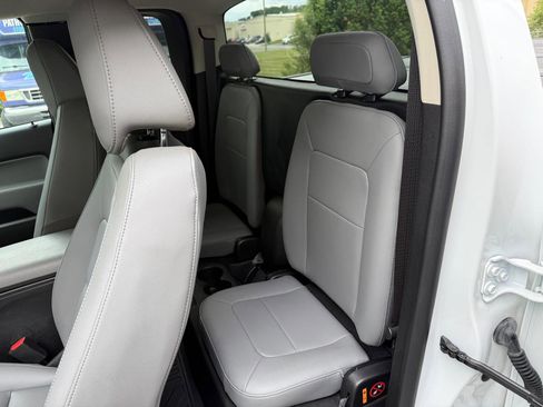 Used 2022 Chevrolet Colorado W/T w/ WT Convenience Package RWD image 24
