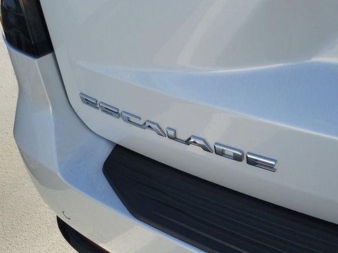 Certified 2023 Cadillac Escalade ESV Sport Platinum AWD/4WD image 7