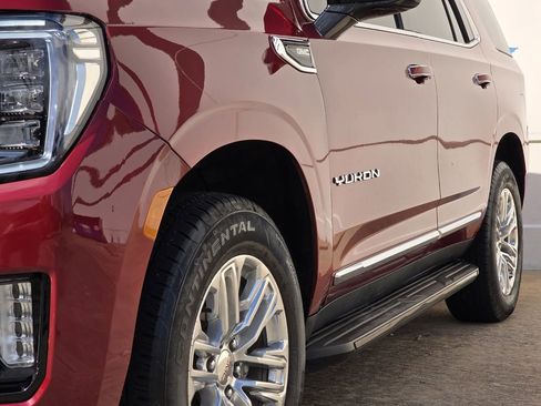 Used 2024 GMC Yukon SLT w/ SLT Luxury Package image 41