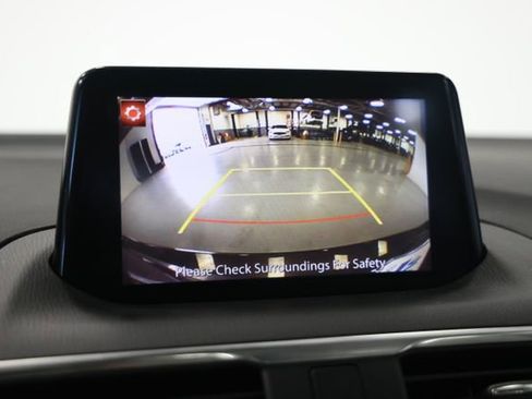 Used 2018 MAZDA MAZDA3 Grand Touring w/ Premium Equipment Package FWD image 28