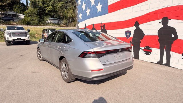Used 2024 Honda Accord EX image 3