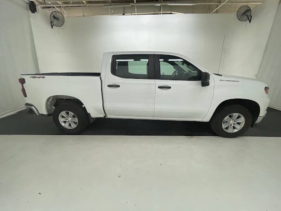 Used 2023 Chevrolet Silverado 1500 W/T w/ Trailering Package AWD/4WD image 11