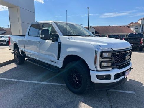 New 2026 Ford F250 Lariat w/ Black Appearance Package image 8