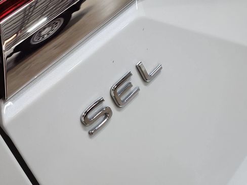Used 2025 Volkswagen Atlas SEL Premium R-Line AWD/4WD image 28
