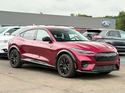 Certified 2025 Ford Mustang Mach-E Premium w/ Sport Appearance Package AWD/4WD image 32