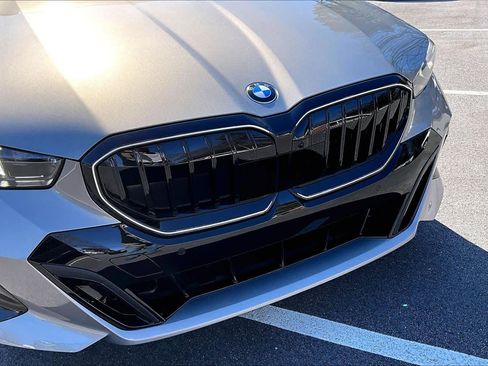 Used 2026 BMW 540i xDrive w/ M Sport Package image 30