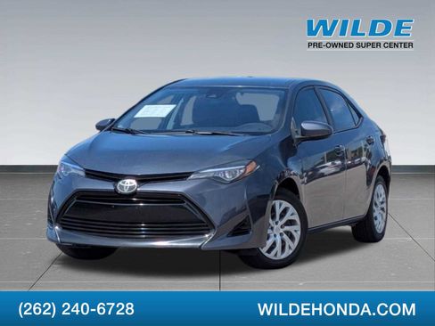 Used 2018 Toyota Corolla LE FWD image 1