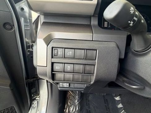 Used 2026 Toyota Tacoma SR5 AWD/4WD image 16