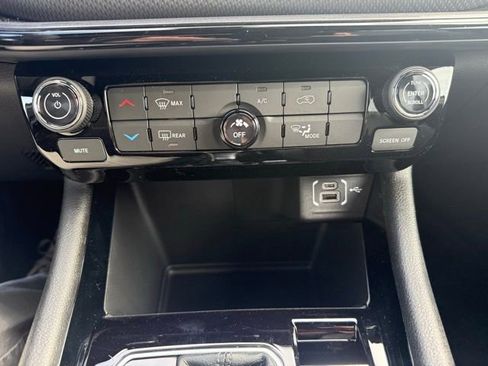 New 2026 Jeep Compass Latitude AWD/4WD image 27