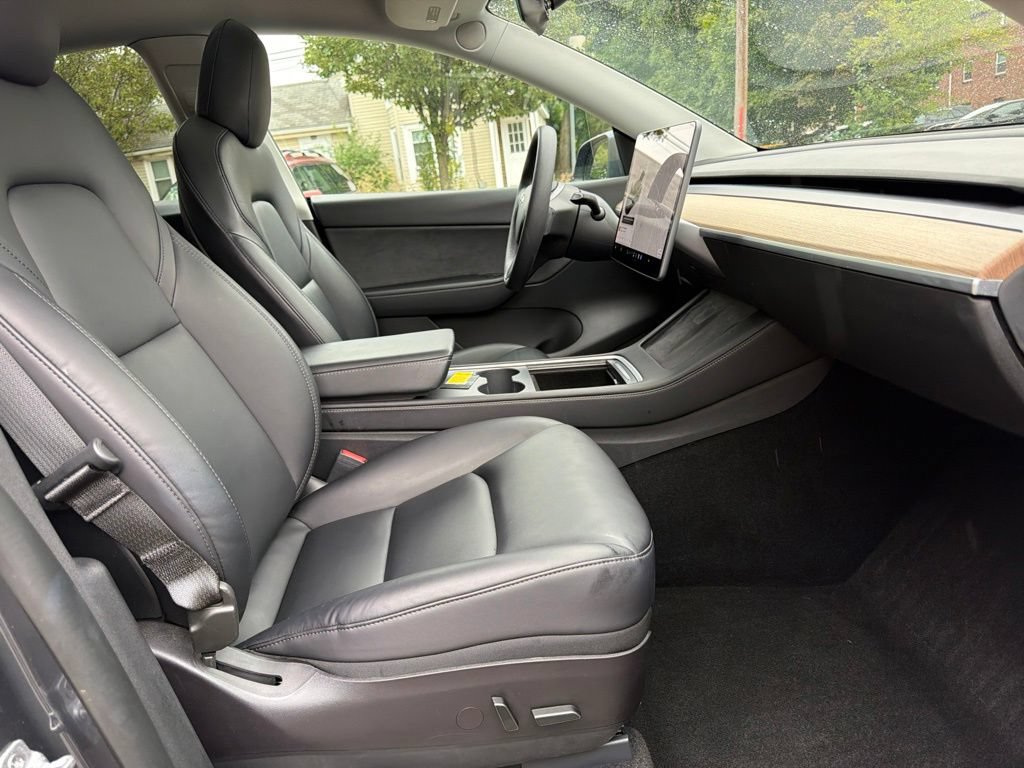 Used 2021 Tesla Model Y Long Range AWD/4WD image 31