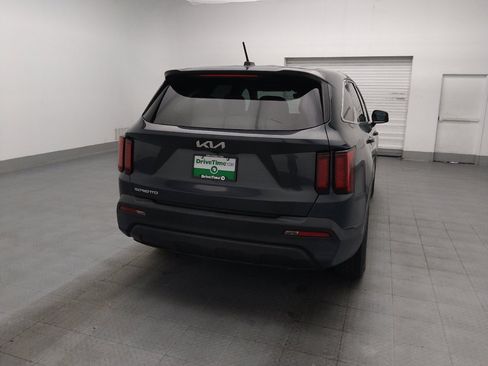 Used 2023 Kia Sorento LX FWD image 7