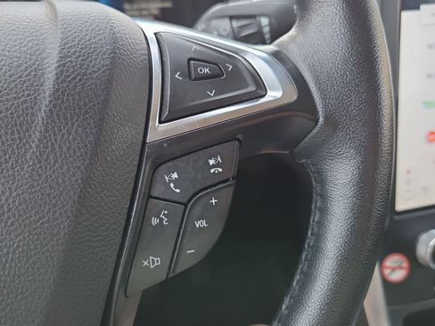 Used 2024 Ford Edge Titanium image 31