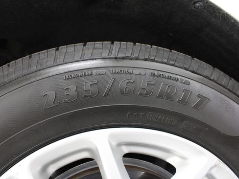 Used 2020 Chrysler Pacifica Touring-L FWD image 36