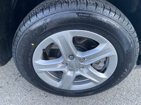 Certified 2023 Jeep Compass Sport image 7