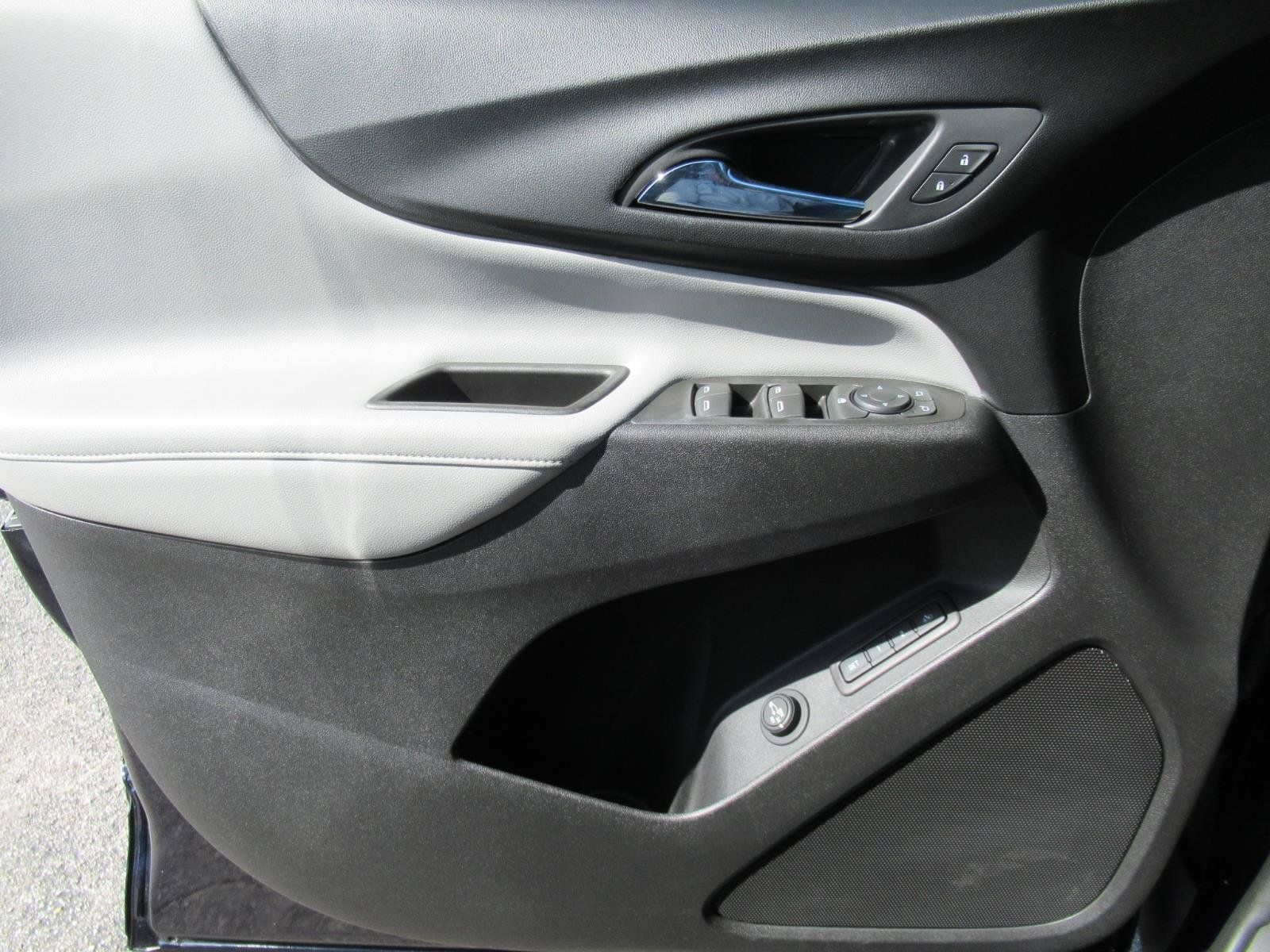 Used 2020 Chevrolet Equinox Premier FWD image 21
